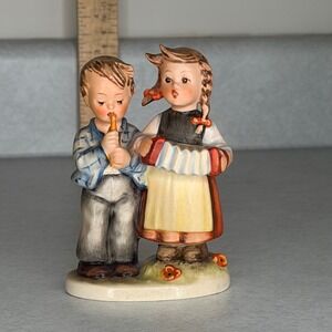 Goebel Hummel Birthday Serenade Figurine 218 2/0 W Germany Vintage 1952 5 Inch